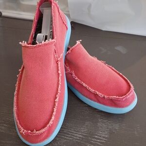 Men's 9.5M Frayed Canvas Boat Shoes - Red and Blue. Extremely Lightweight.